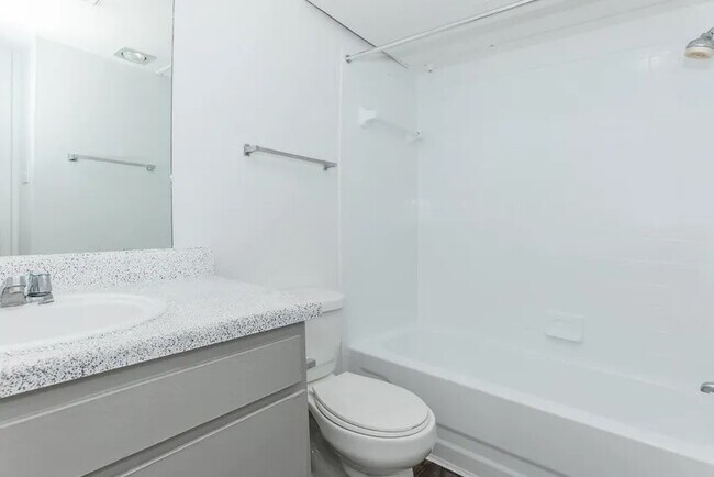 Building Photo - 4400 Memorial Dr