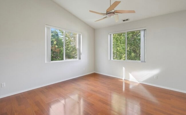 Living room - 5264 NE 121st Ave