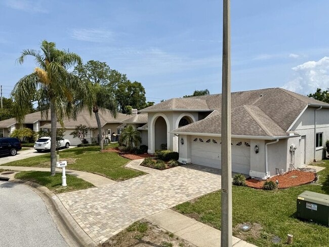 Building Photo - 8724 Ashbury Dr