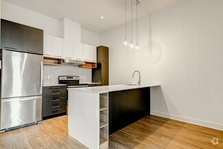 Building Photo - 9675 Av. Papineau