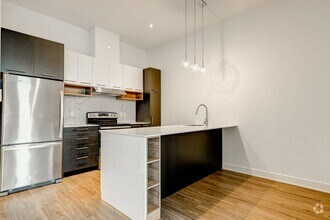 Building Photo - 9675 Av. Papineau