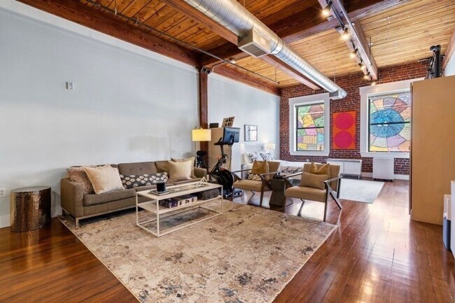 Building Photo - Charming Studio Condo in Lynn
