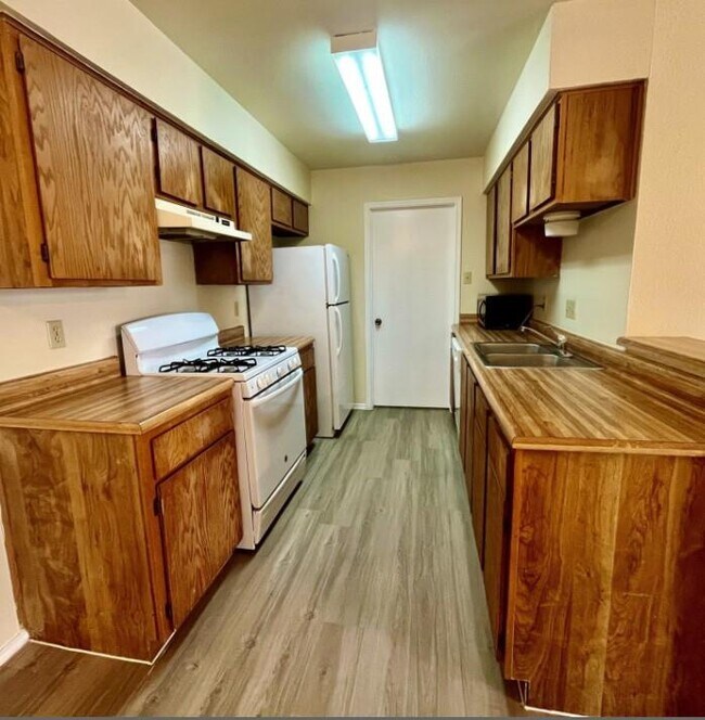 Foto del edificio - 2114 Redwing Way