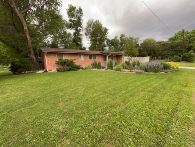 Building Photo - Welcome to this Colorado Springs charmer i...