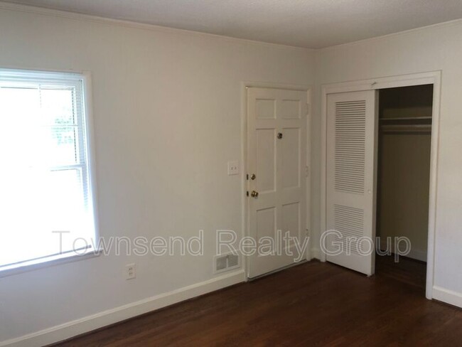 Foto del edificio - 1401 Byerly Ct