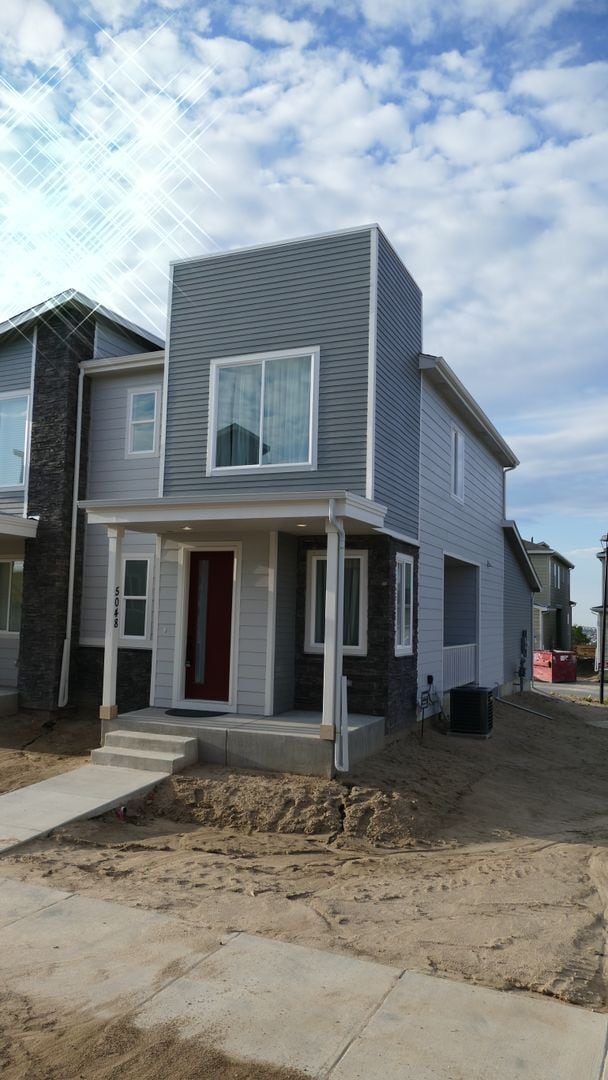 Foto del edificio - 3 Bedroom, 2.5 Bathroom with two car garage - Available 2/5/2025