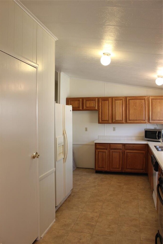 Building Photo - 14111 S Green Hills Loop