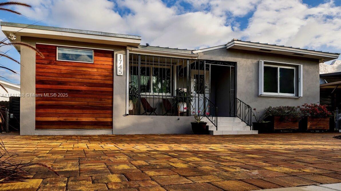 Foto principal - 1745 SW 11th Terrace