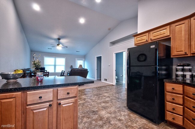 Building Photo - 2 br, 2 bath Duplex - 1612 Clover Creek Ln