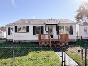 Building Photo - 2519 Lincoln Ave