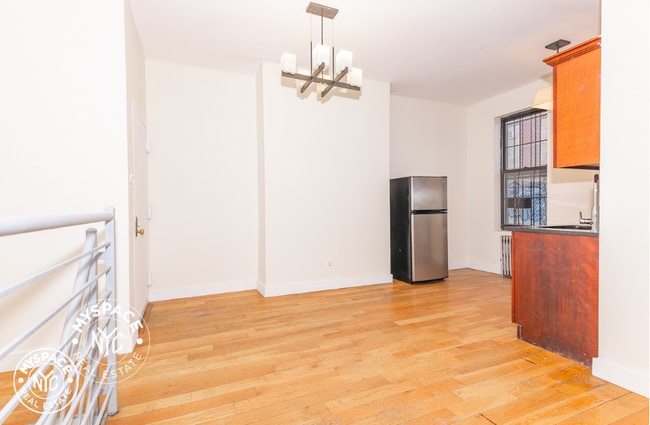 Building Photo - 1375 Greene Ave