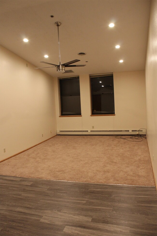 Foto del edificio - 916 E 3rd St
