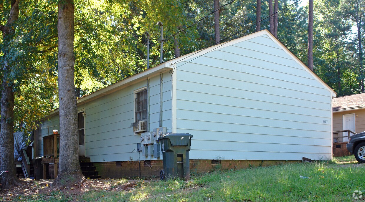 Building Photo - 617 Peach Rd