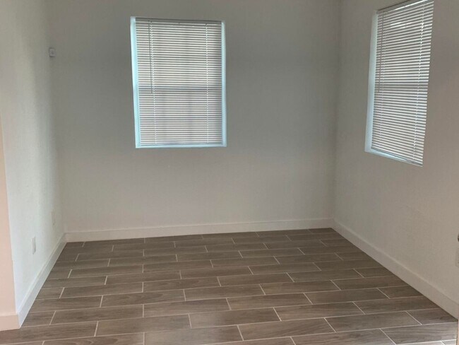 Foto del edificio - 2 Bedroom Single Family Home in Jacksonville