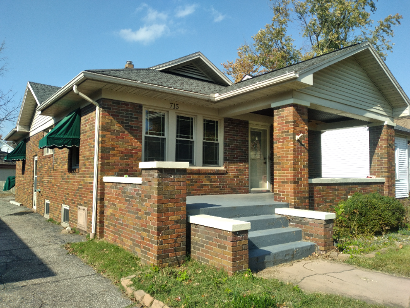 Primary Photo - 715 S Rotherwood Ave