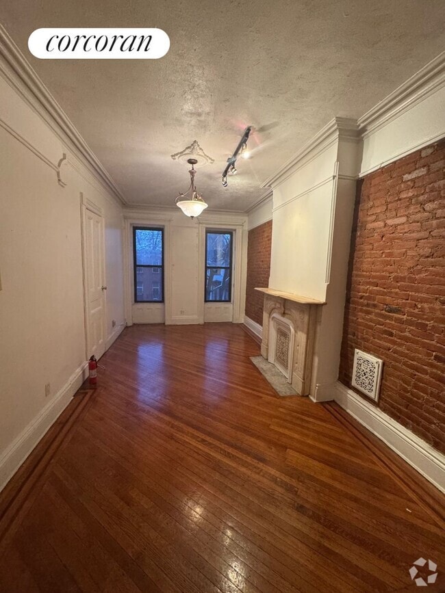 Building Photo - 49 Monroe St