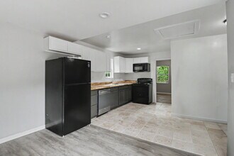 Building Photo - 9424 Daisy Vestry Rd