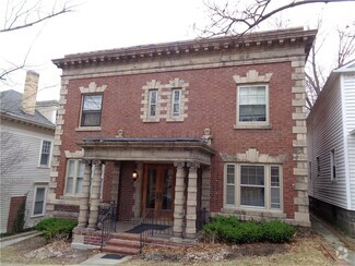 Building Photo - 166 Pine St