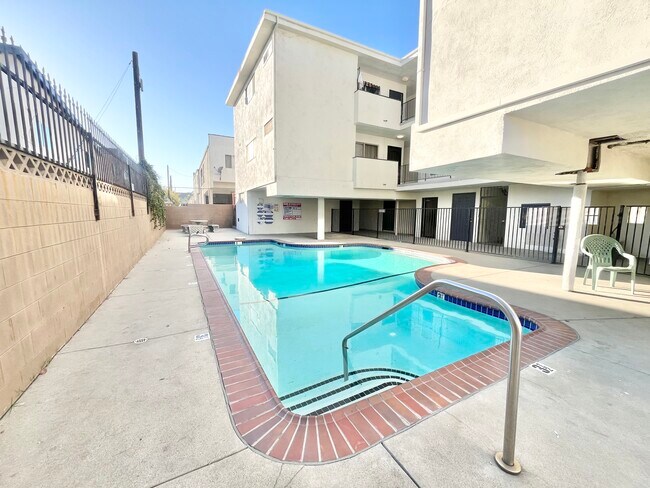 Building Photo - 5226 Lexington Ave Los Angeles, CA 90029
