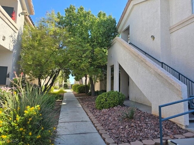 Building Photo - 2120 Calville St