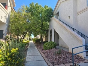 Building Photo - 2120 Calville St
