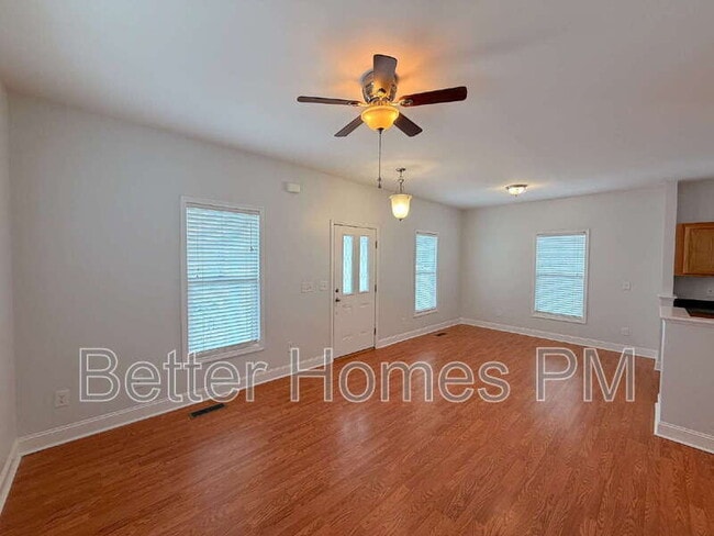 Building Photo - 701 E Martin St