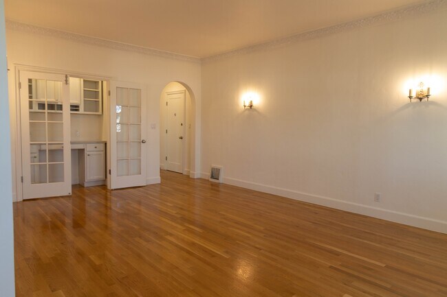 Foto del edificio - 443 N Sycamore Ave
