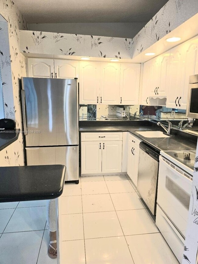 Foto del edificio - 9626 W McNab Rd