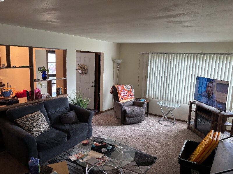 Building Photo - 800 Spahn Dr