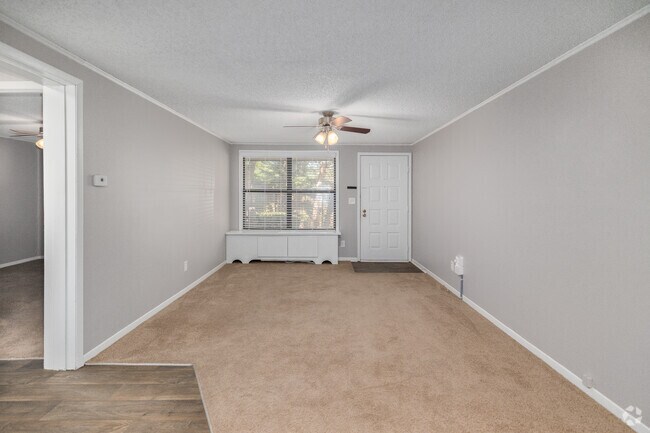 1 dormitorio, 1 baño -576 pies cuadrados - Sala de estar - Ridgewood Apartments