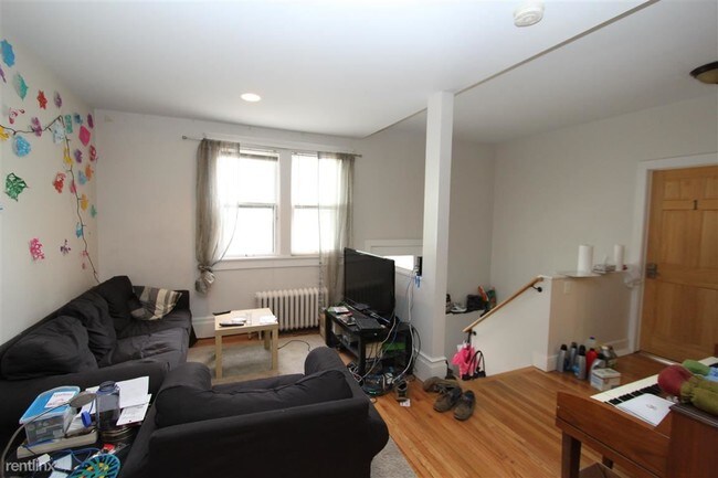 Building Photo - 808 E Kingsley St