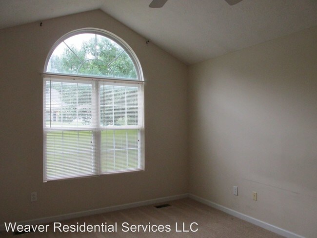 Building Photo - 370 Coachman Way