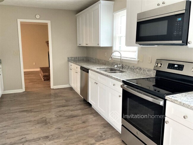 Foto del edificio - 4235 Friar Tuck Ln