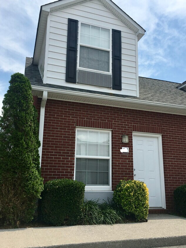Exterior - 138 E Center Town Dr