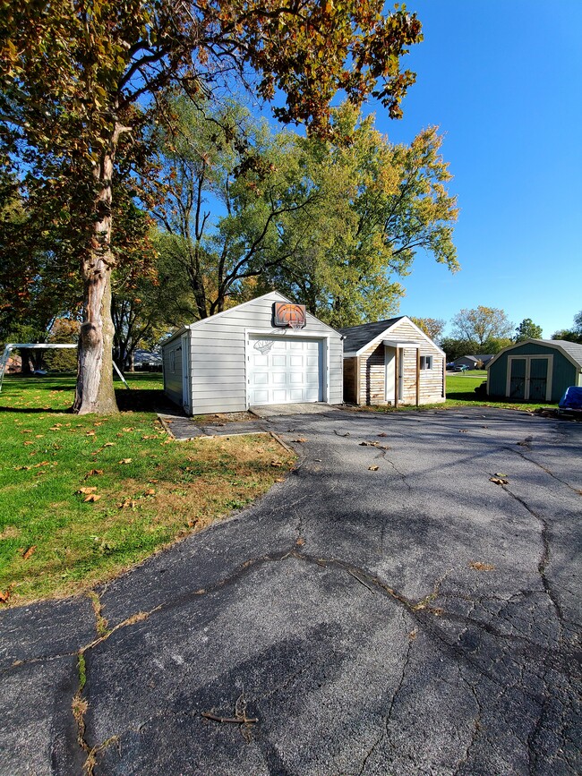 Garage and workshop - 6246 Saint Joe Rd