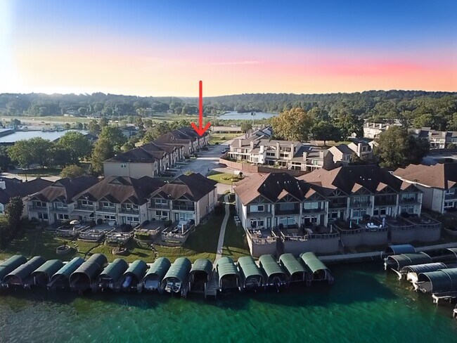 Foto del edificio - 17570 Hwy 105 W