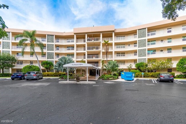 Building Photo - 3 br, 2.5 bath House - 3505 Oaks Way Apt 410