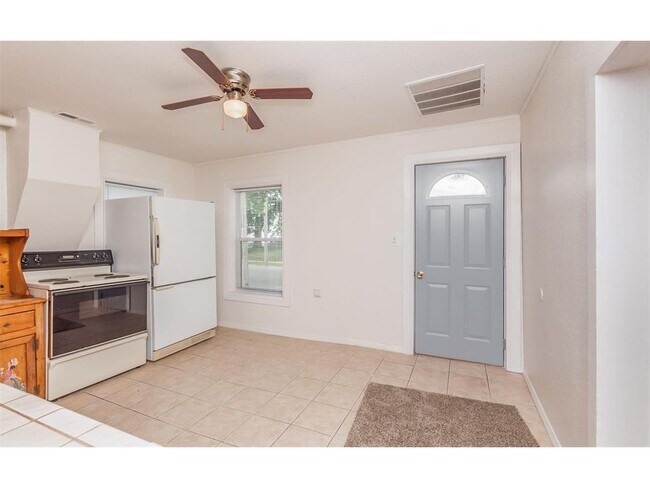 Foto del edificio - 1120 C St SW