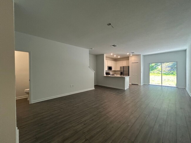 Foto del edificio - Stunning New 3-Bedroom, 2-Bath Townhome wi...