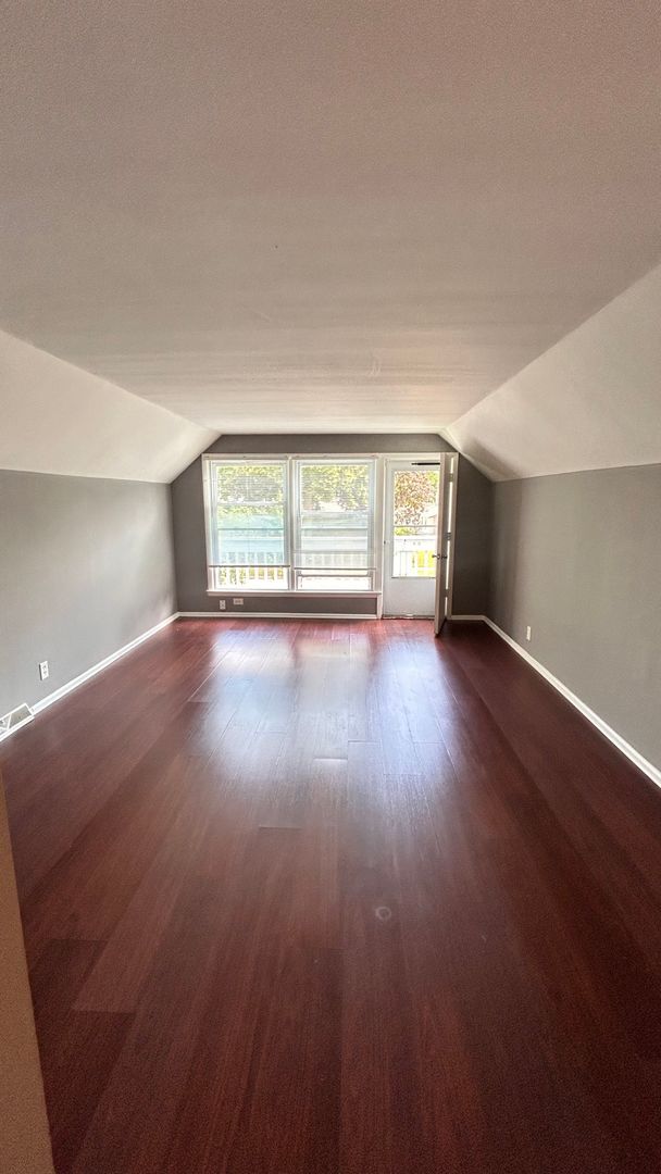 Building Photo - 93rd - 5747-49