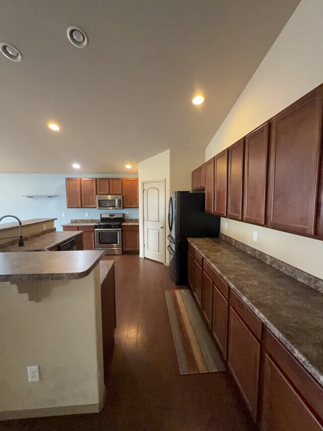 Building Photo - 10931 Glen Canyon Dr