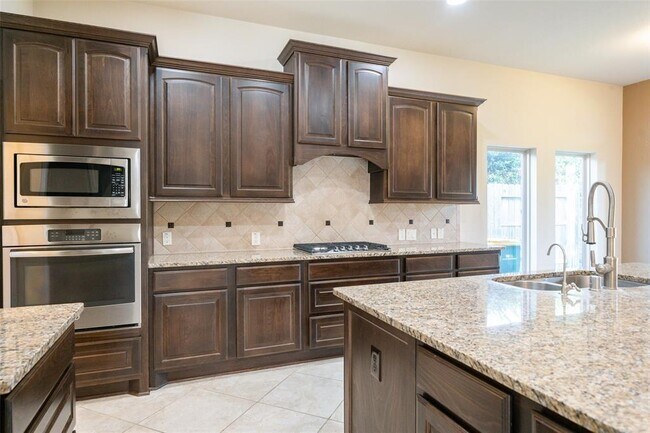 Foto del edificio - 115 Pine Crest Cir