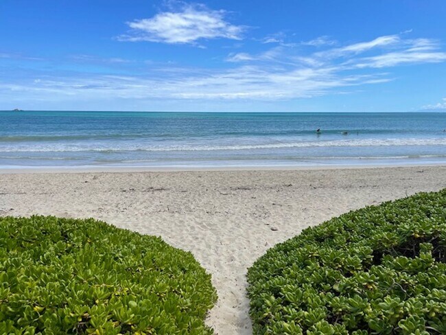 Foto del edificio - Private Lane - Kailua Beach! Fully Furnished ALL utilities included.