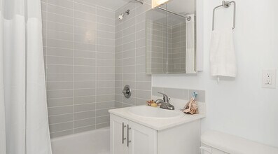 Building Photo - 1952 Comox St