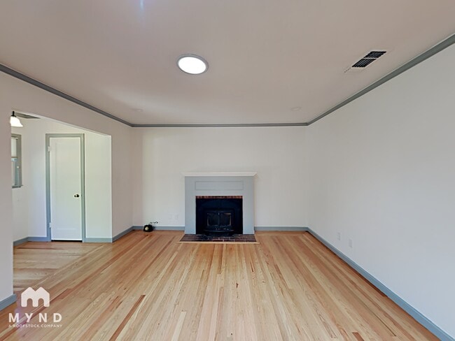 Building Photo - 524 Dudley Way