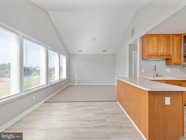 Building Photo - 38 Tyler Cir