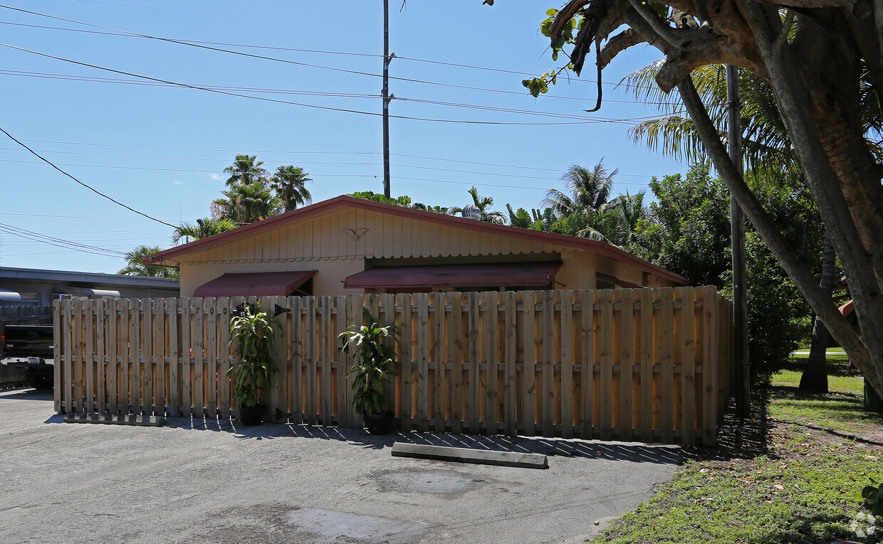 Foto del edificio - 1700 N Dixie Hwy