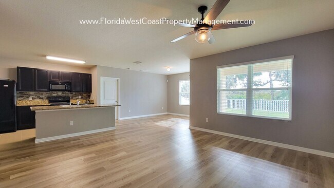 Foto del edificio - LOVELY 3 BEDROOM/2 BATH HOME WITH FENCED YARD! WILLOW WALK- PALMETTO!!!