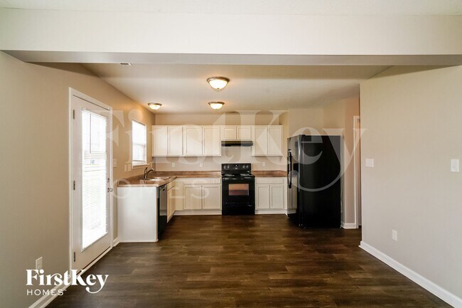Foto del edificio - 8123 Fisher Bend Dr