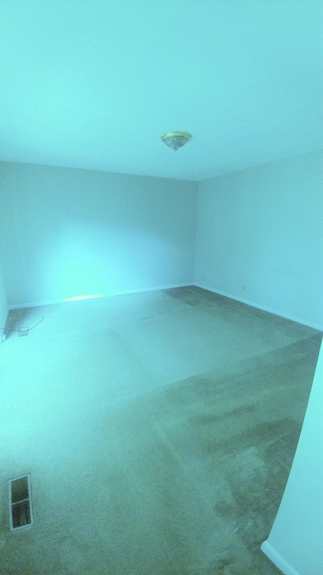 Building Photo - 9120 Woodpark Ln NW